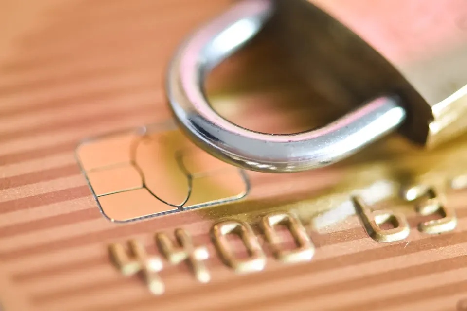 Fraude de Cartão de Crédito e Débito
